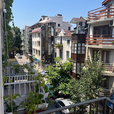 Vel House Hostel Plovdiv Bagian luar foto